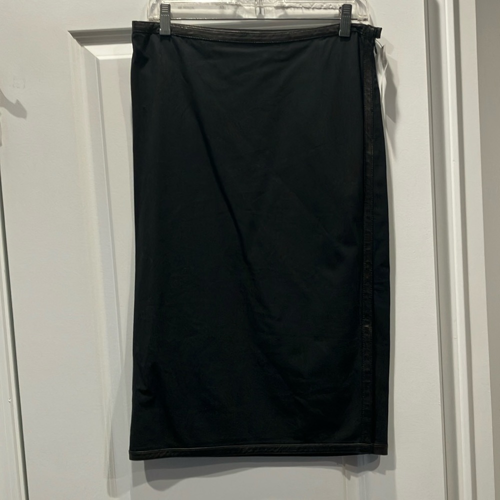 DKNY SKIRT WITH LEATHER TRIM